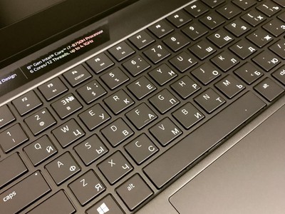 Гравировка букв клавиатуры ноутбука Razer Blade 15,6