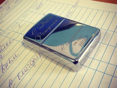 Лазерная гравировка на зажигалке Zippo