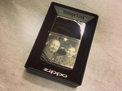Гравировка фотографии на зажигалке